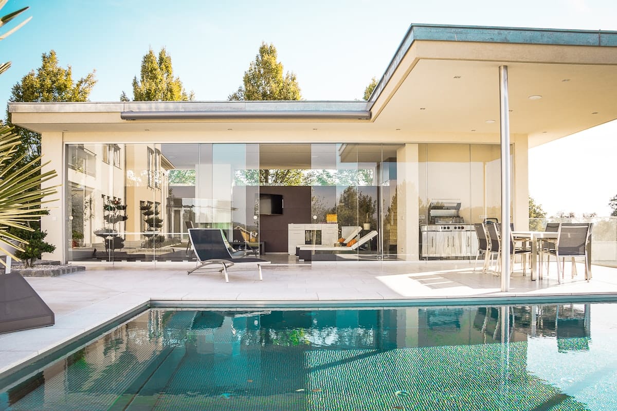 2 BR — The Bristol
